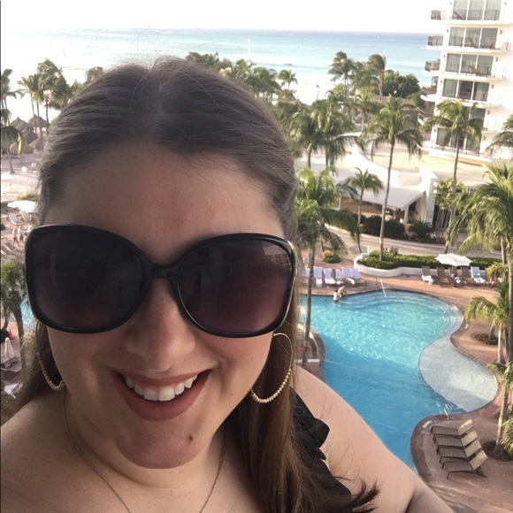 I’m Lauren - top 10% seller, fast shipper!!! - Picture 2 of 5